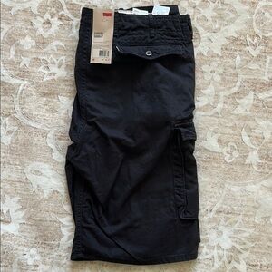 Levi men’s black cargo shorts